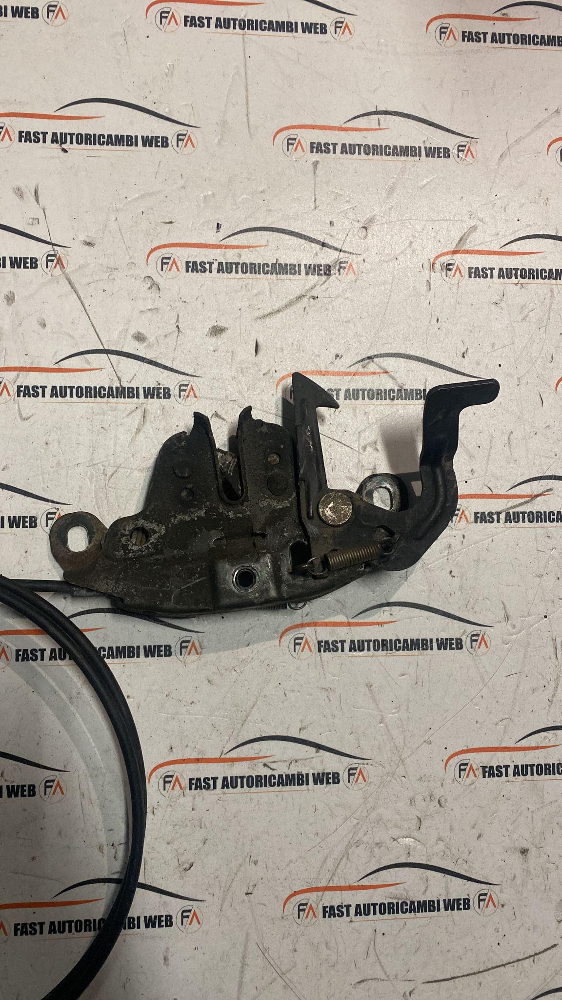 Cerniera serratura cofano anteriore Nissan Navara D22 2 WhatsApp Image 2024-01-18 at 17.18.41