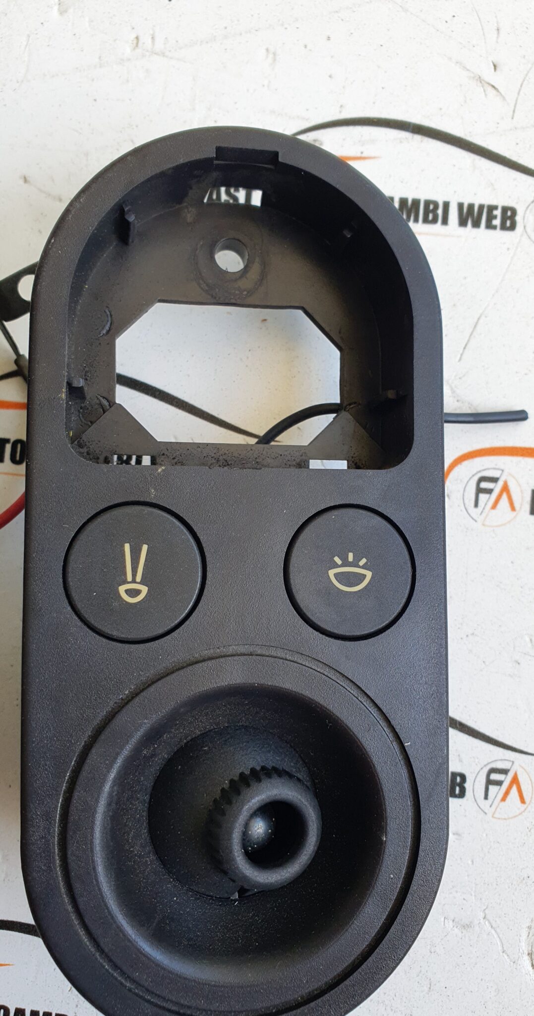 Plafoniera luce abitacolo Lancia Thema 8.32 prima serie 5 20240523_170249