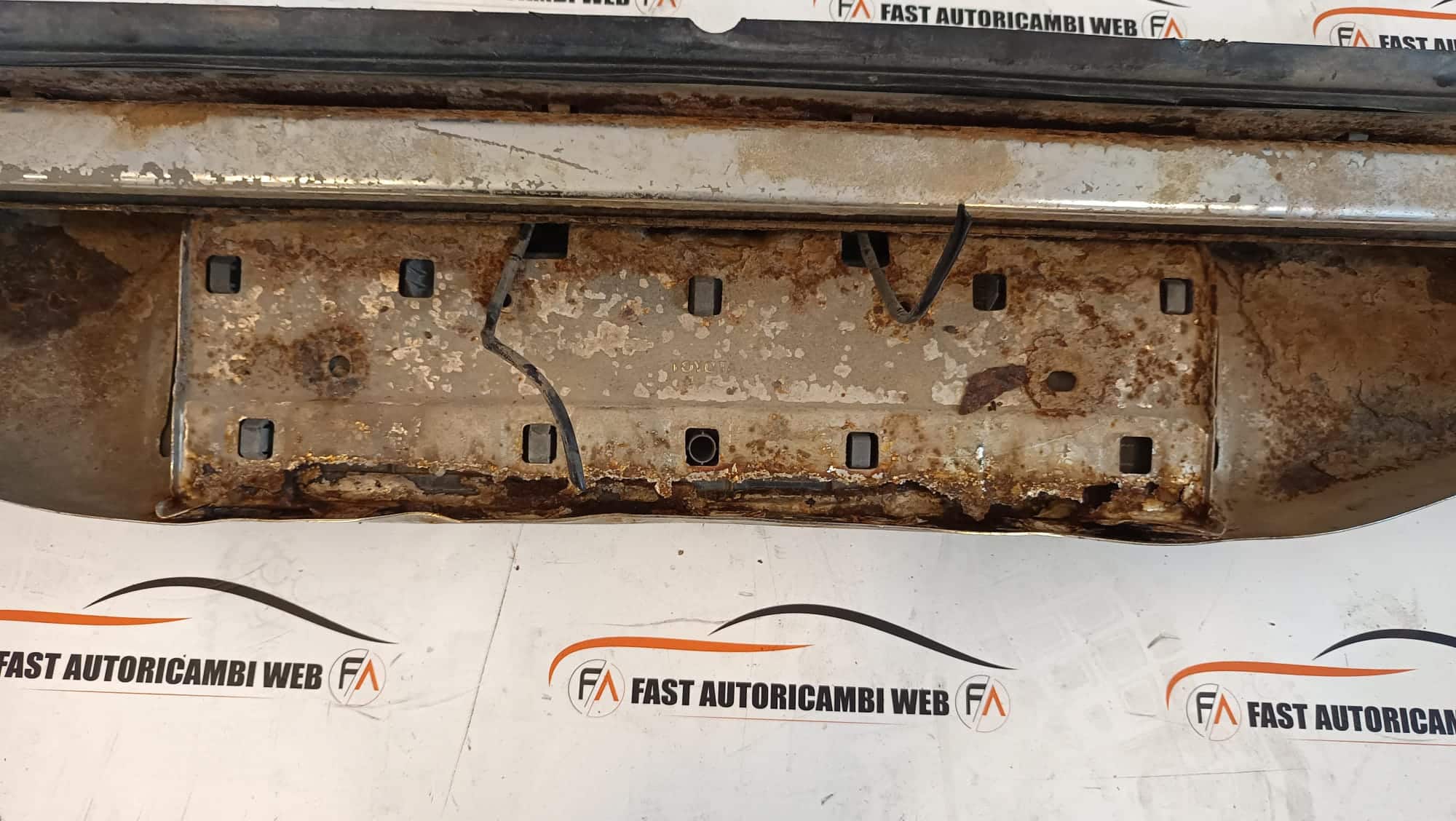 Paraurti posteriore Toyota Hilux serie 7 anno 2005-2015 6 WhatsApp Image 2025-01-24 at 11.40.38