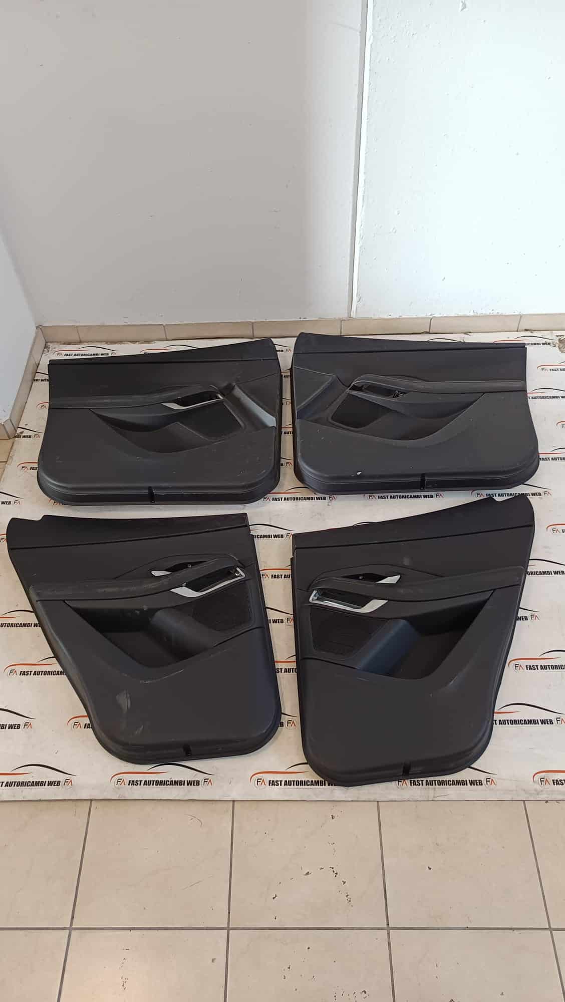 Kit pannelli completo Jaguar E-Pace anno 2017 1 WhatsApp Image 2025-02-10 at 12.18.47