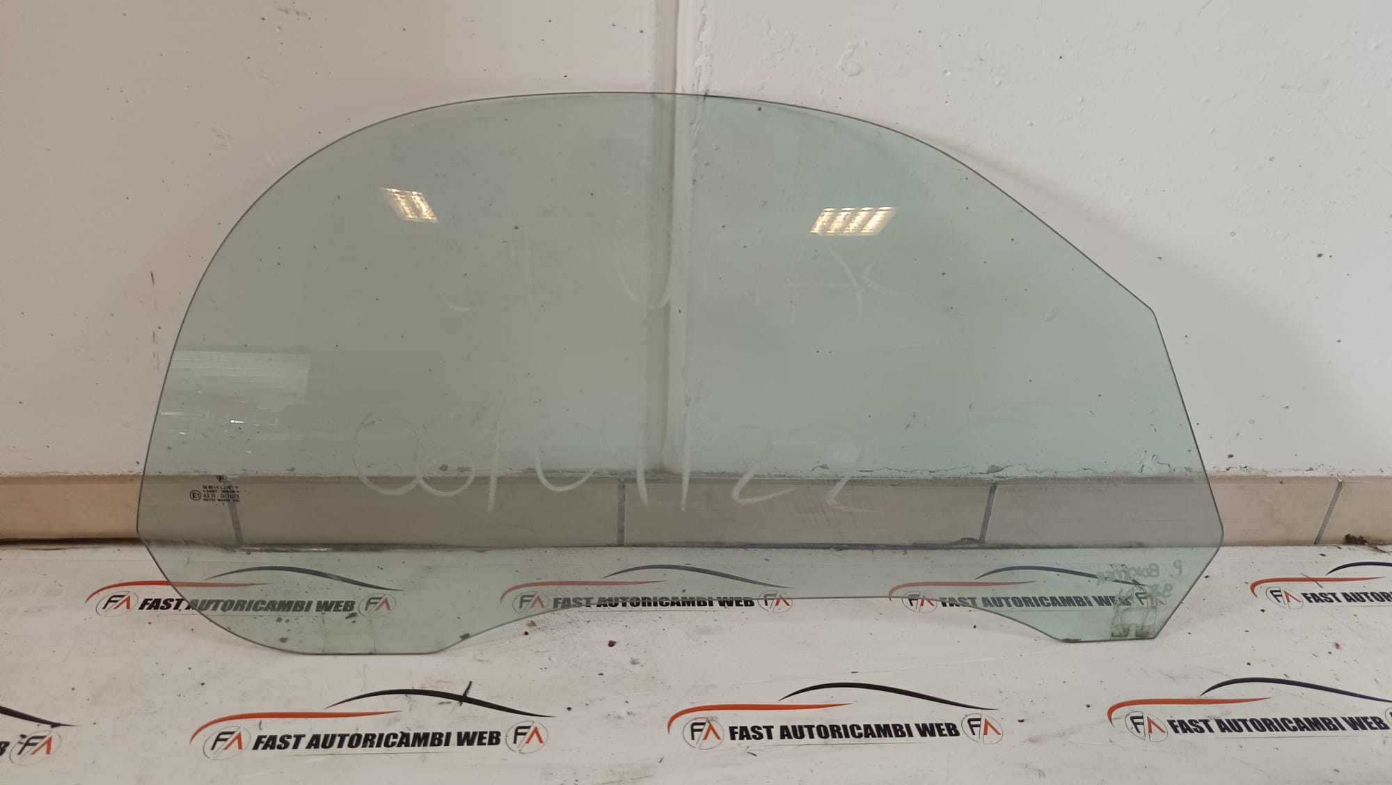 Finestrino vetro anteriore destro Porsche Boxster 986 anno 1996-2004 3 WhatsApp Image 2025-03-14 at 11.05.44 (2)