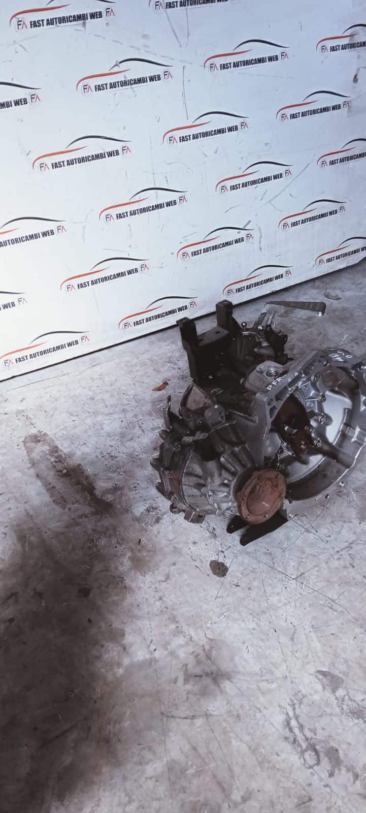 Cambio manuale 5 marce Volkswagen Polo 6R 1.2 benzina 02r301107. Prezzo su richiesta 4 IMG-20250422-WA0059