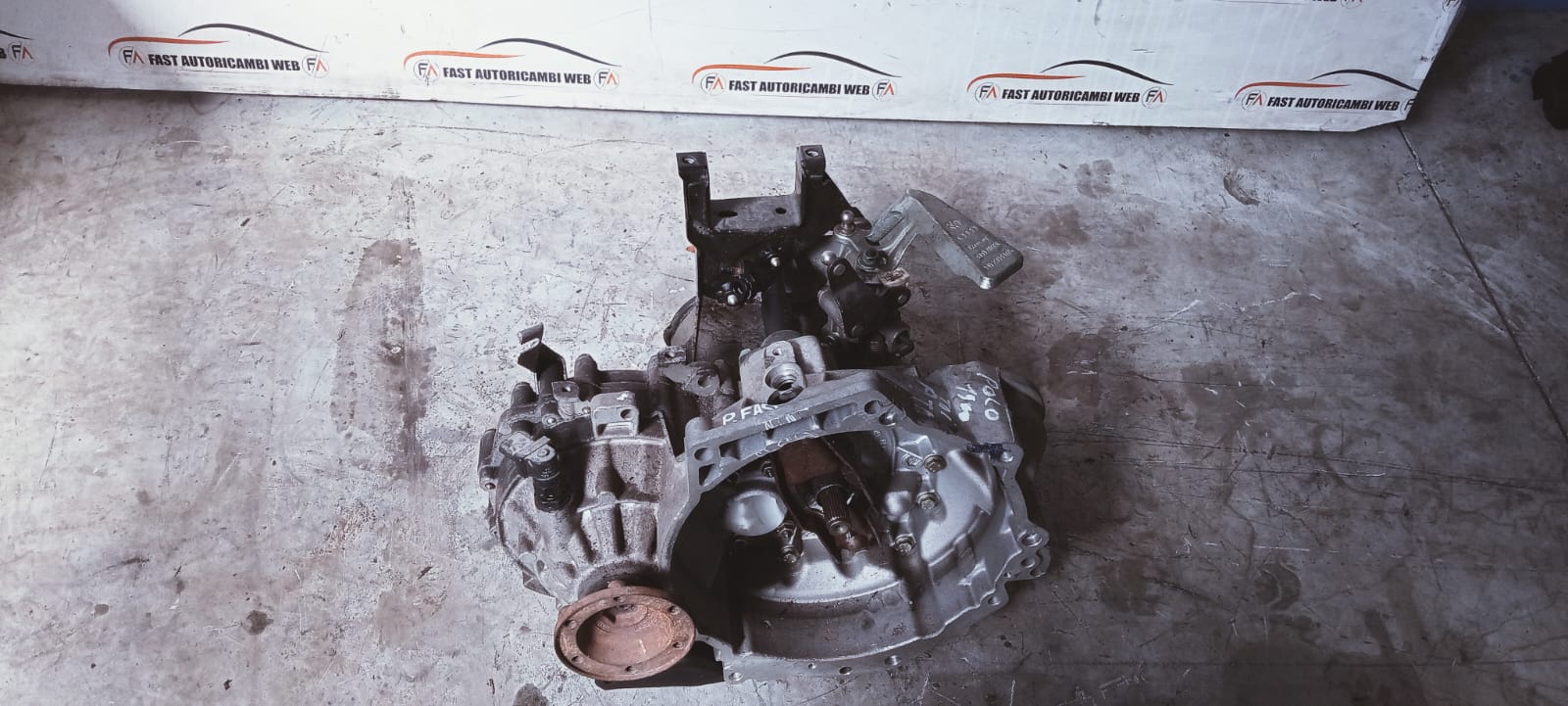 Cambio manuale 5 marce Volkswagen Polo 6R 1.2 benzina 02r301107. Prezzo su richiesta 5 IMG-20250422-WA0060