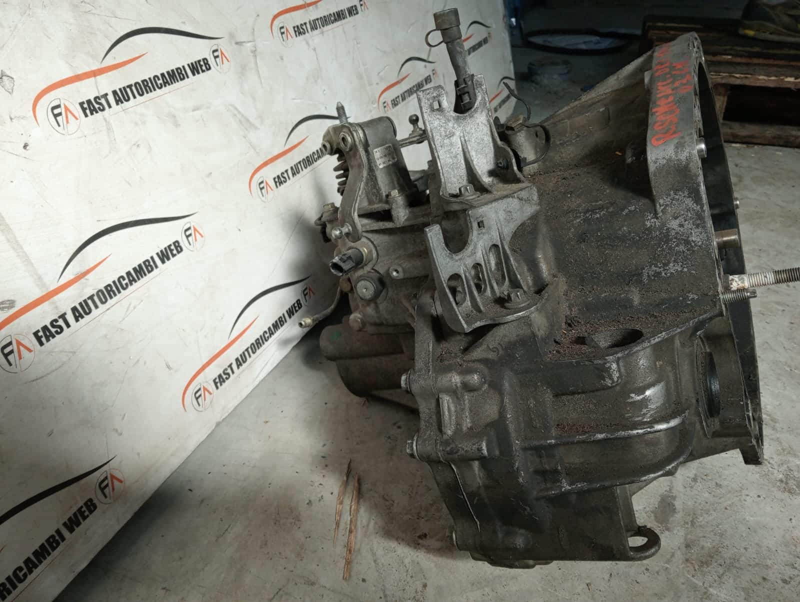 CAMBIO MANUALE COMPLETO RENAULT Scenic 3° Serie 8200156391 Diesel 1.9. Prezzo su richiesta 4 Immagine WhatsApp 2025-04-12 ore 16.37.13_f26a31a9