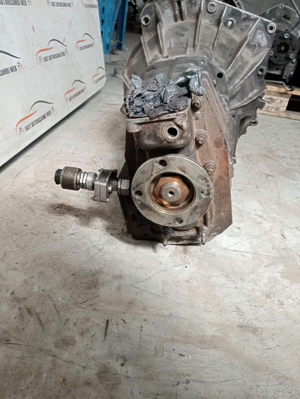 CAMBIO manuale 5 marce IVECO DAILY 35.10 2.5 TD ANNO 1989 9128022 1505 8585109 PREZZO SU RICHIESTA 2 Immagine WhatsApp 2025-04-18 ore 11.55.38_1e077cdf