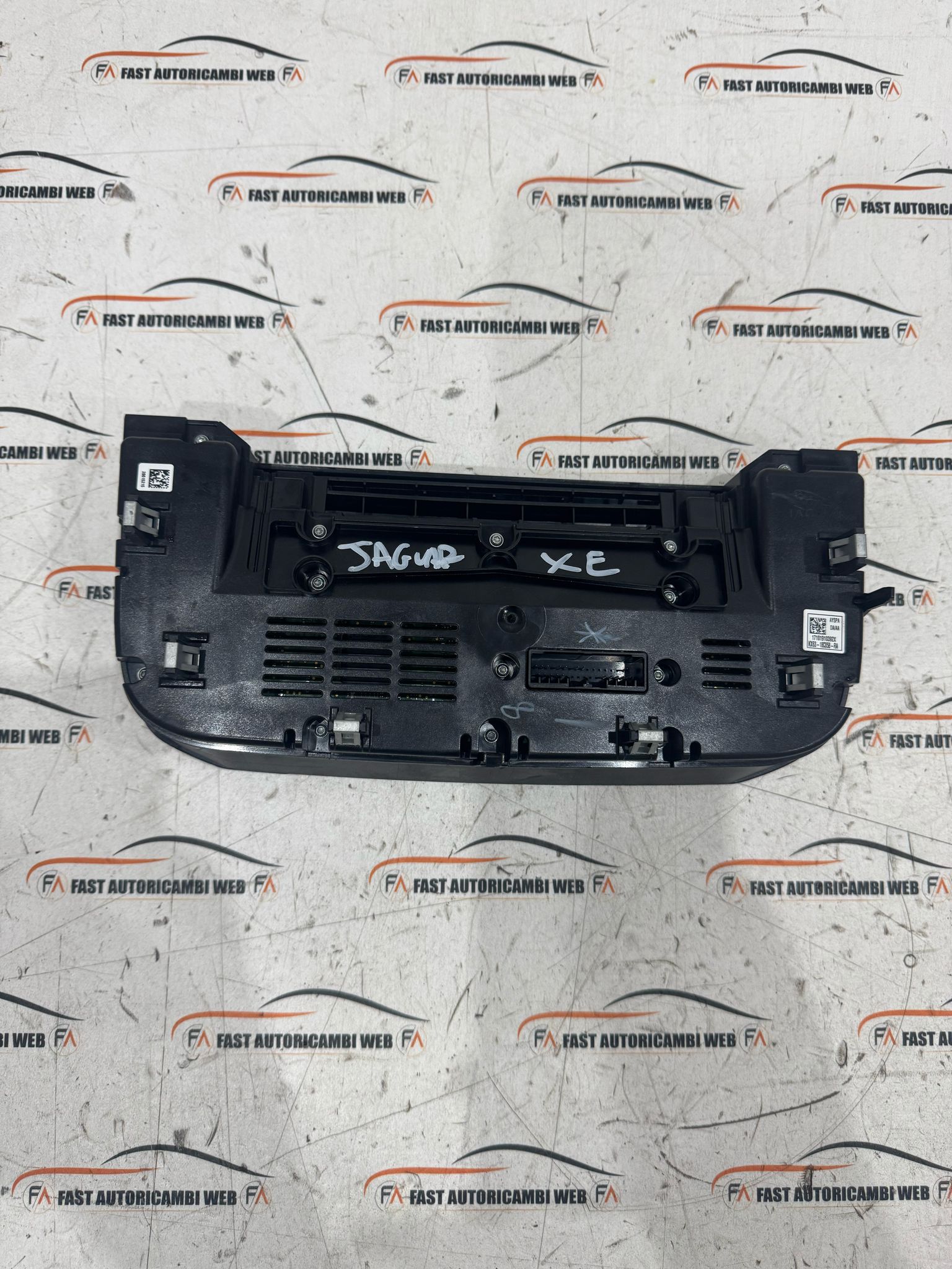 Comando clima Jaguar XE 2019 KX63-18C858-RA 2 WhatsApp Image 2025-04-17 at 11.47.04