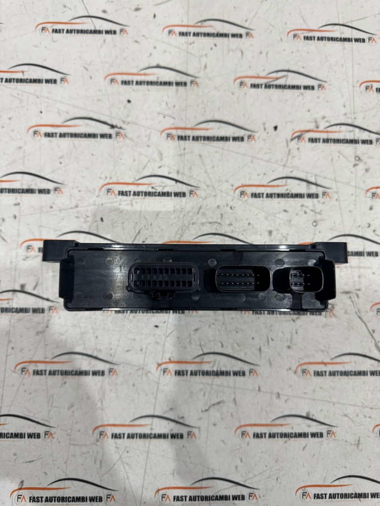 Centralina gancio traino Jaguar F-Type 2019 JK8M-19H544-AH 4 WhatsApp Image 2025-04-19 at 11.38.54 (2)