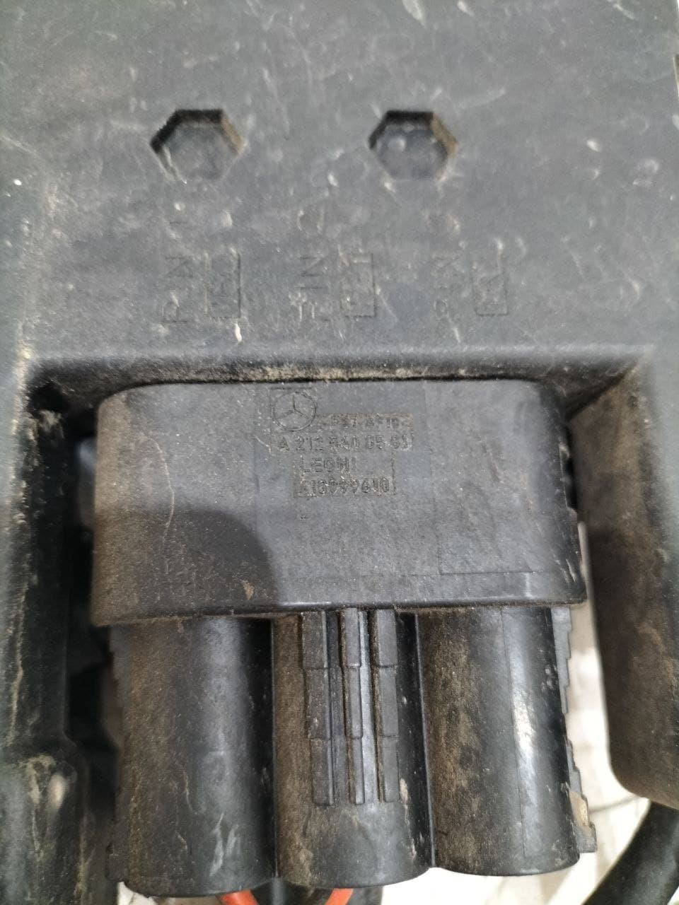 Scatola fusibili e cavo batteria Mercedes SLK R172 A2125400581 3 3