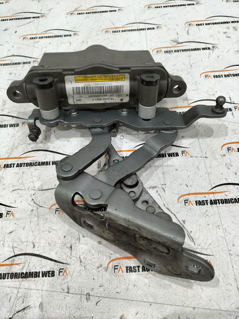 Coppia cerniere cofano anteriore Mercedes classe E W212 A2129066201 A2129066301 3 3