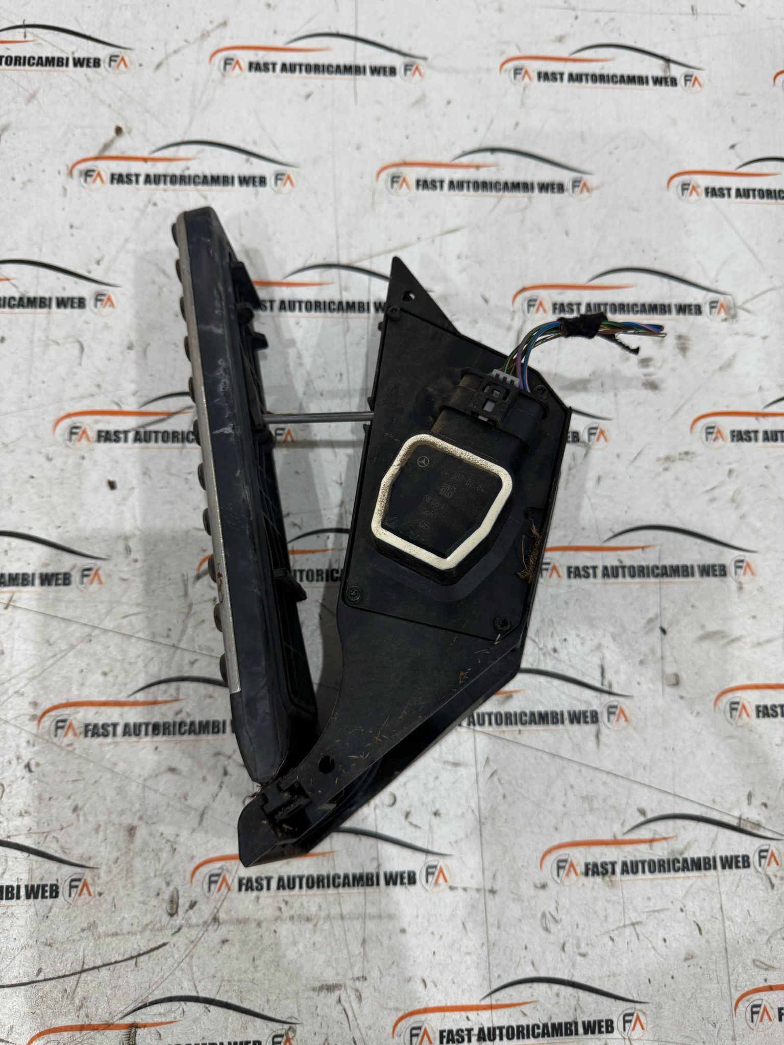 pedale acceleratore Mercedes C300 c250 del 2010, codice A 204 300 0204 3 IMG-20250514-WA0072
