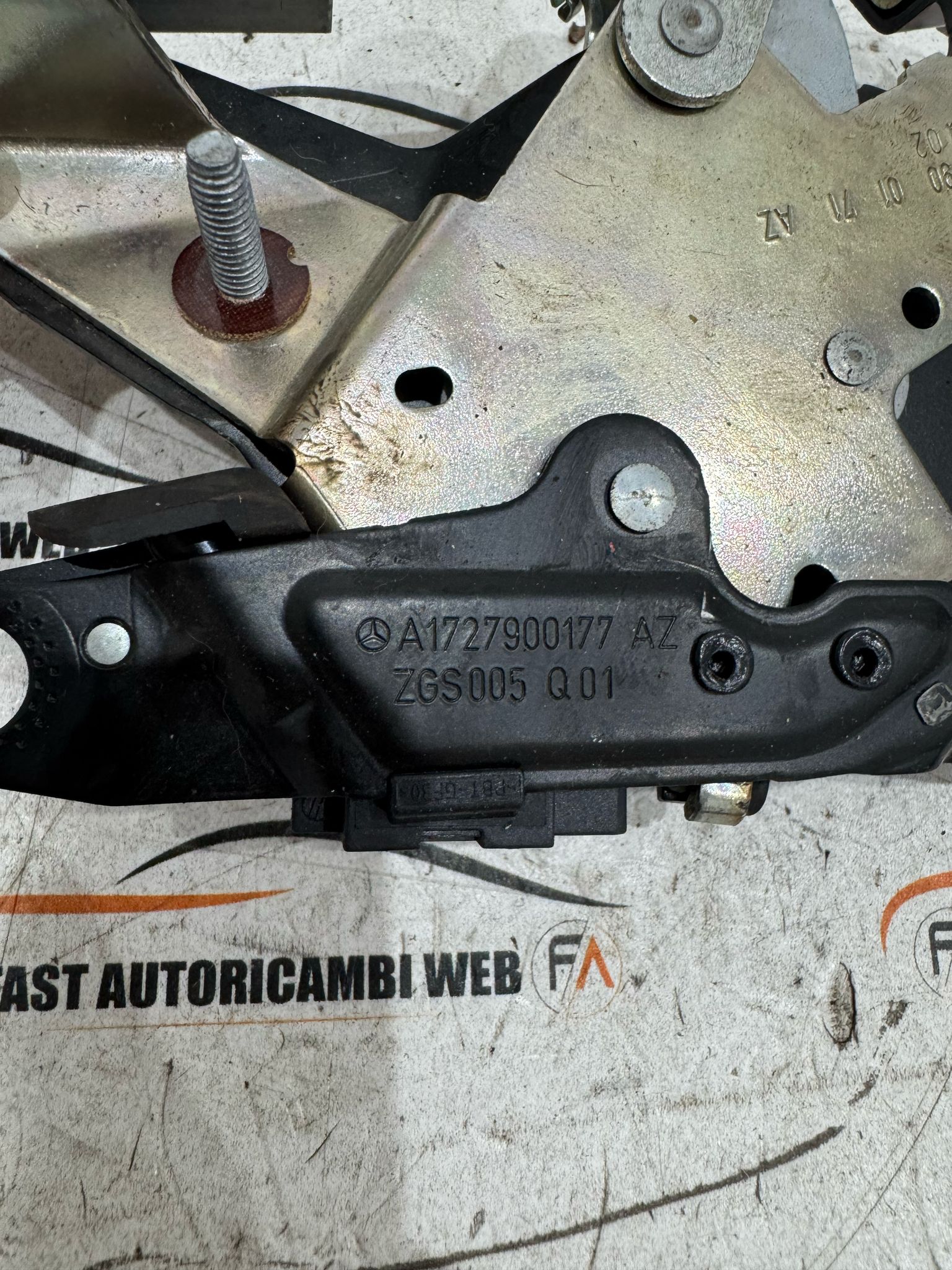 gancio di chiusura tetto/cerniera per Mercedes SLK r172 2 IMG-20250514-WA0086
