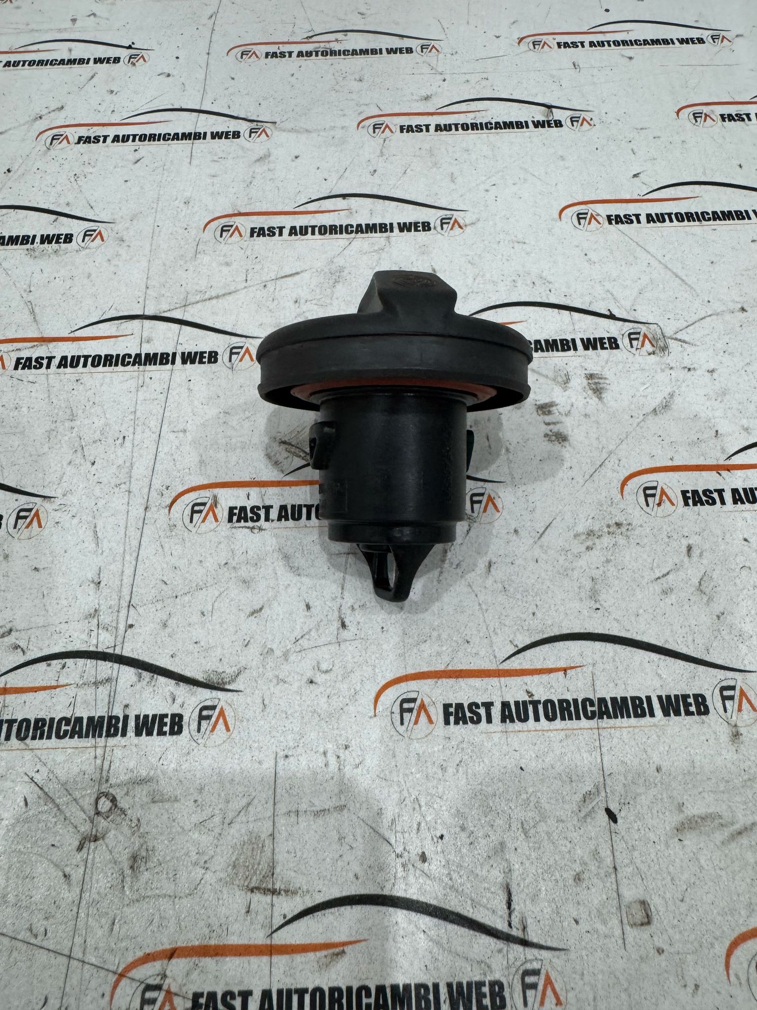 Tappo serbatoio per alfa romeo GTV 916, cod 310342319 2 IMG-20250516-WA0015