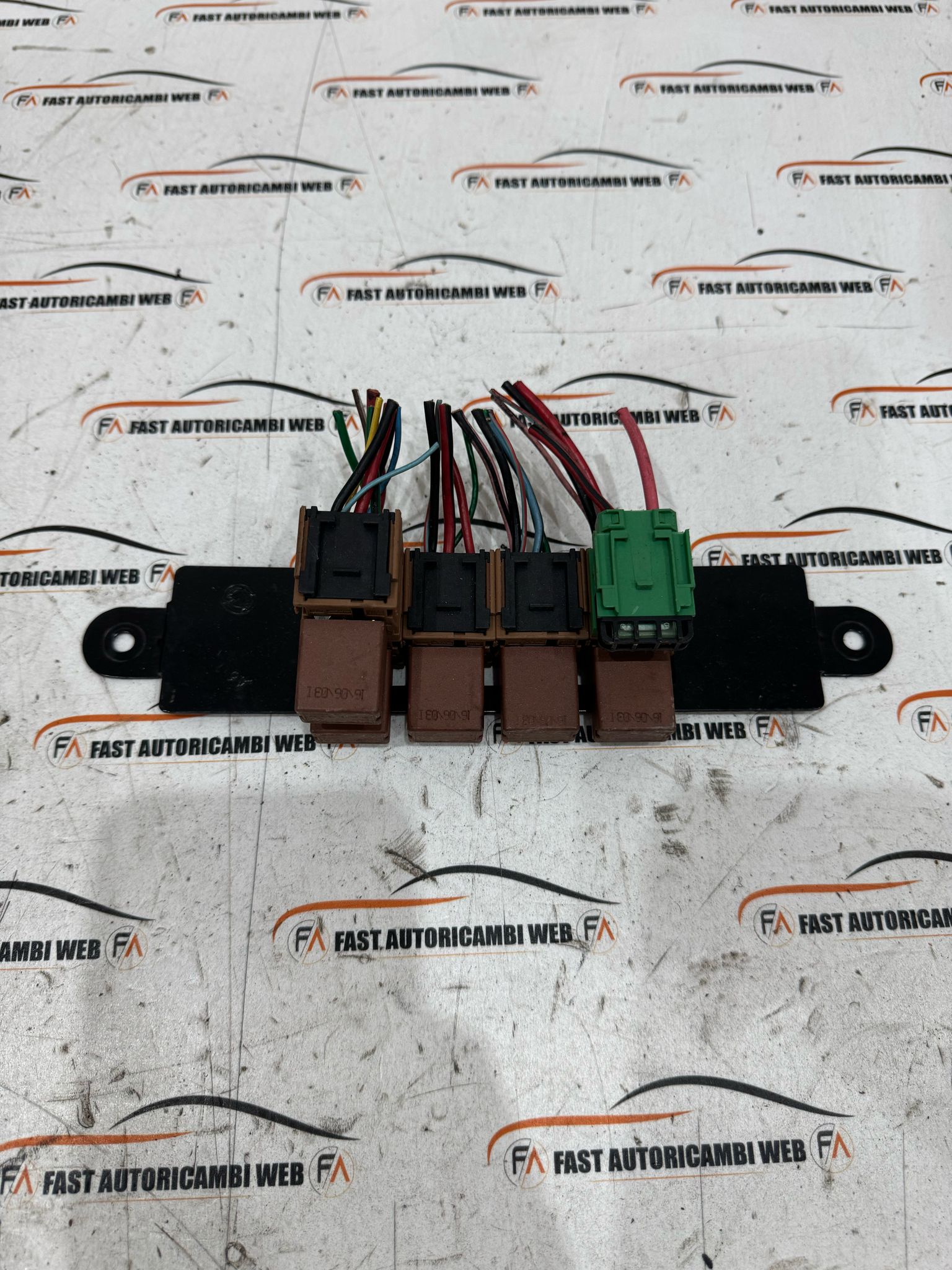 centralina/modulo fusibili per Alfa Romeo GTV 916 con relè. PREZZO SU RICHIESTA. 2 IMG-20250516-WA0029