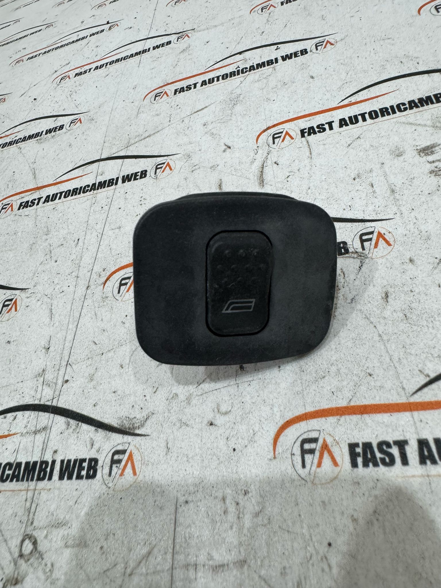 interruttori e controlli interni dell'auto per Alfa Romeo GTV 916 150244000 3 IMG-20250516-WA0041