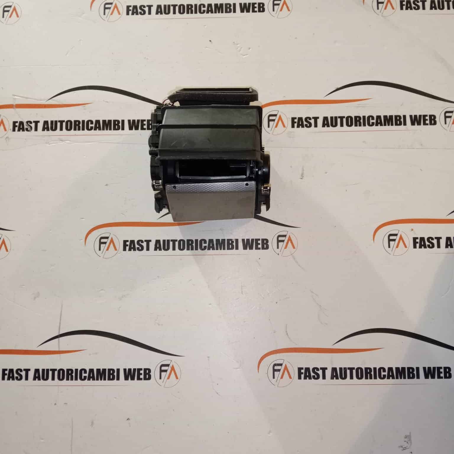 BOCCHETTA ARIA LATO GUIDA JAGUAR XF GX63-018B08-AB 4 Immagine WhatsApp 2025-05-09 ore 23.19.00_60451e2f