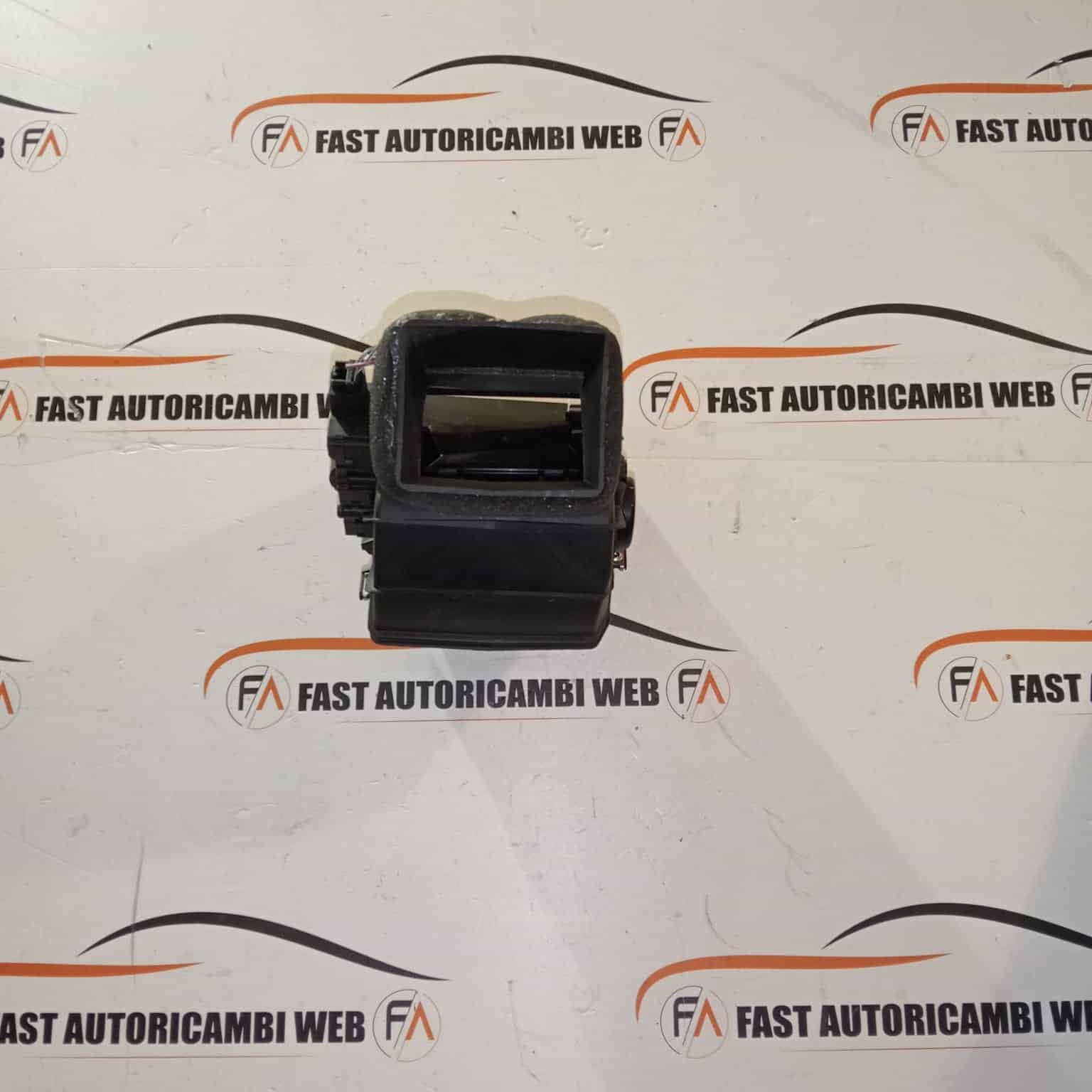 BOCCHETTA ARIA LATO GUIDA JAGUAR XF GX63-018B08-AB 5 Immagine WhatsApp 2025-05-09 ore 23.19.00_daec24d9