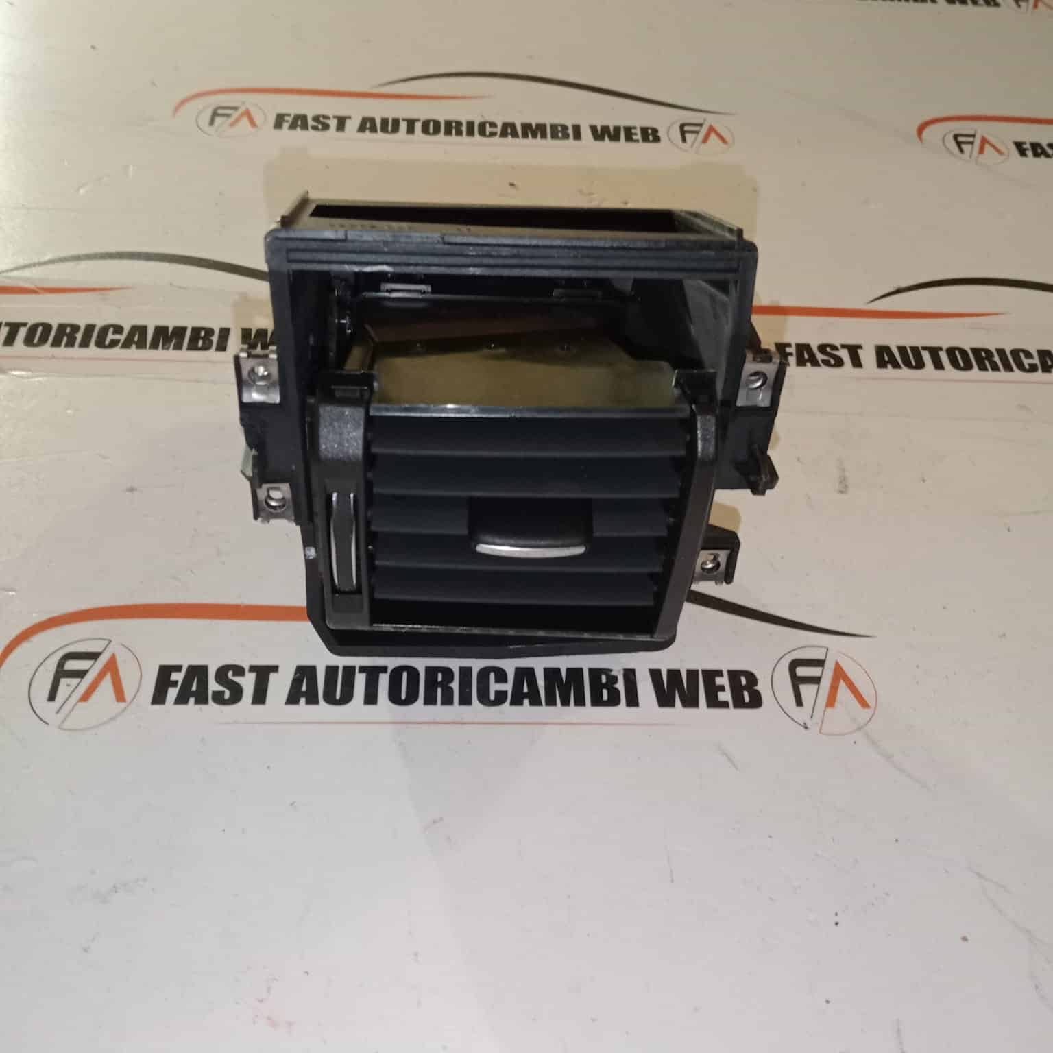 BOCCHETTA ARIA LATO GUIDA JAGUAR XF GX63-018B08-AB 6 Immagine WhatsApp 2025-05-09 ore 23.19.01_b48e46b3