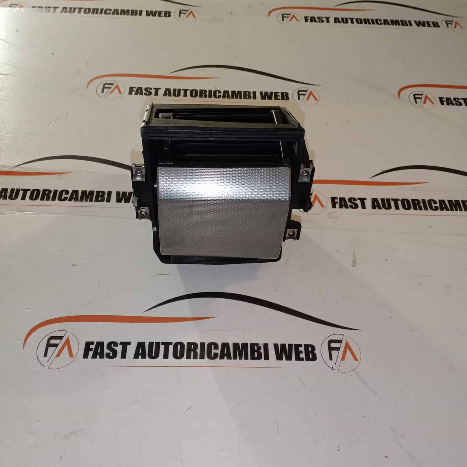 BOCCHETTA ARIA LATO GUIDA JAGUAR XF GX63-018B08-AB 7 Immagine WhatsApp 2025-05-09 ore 23.19.01_c32440a8