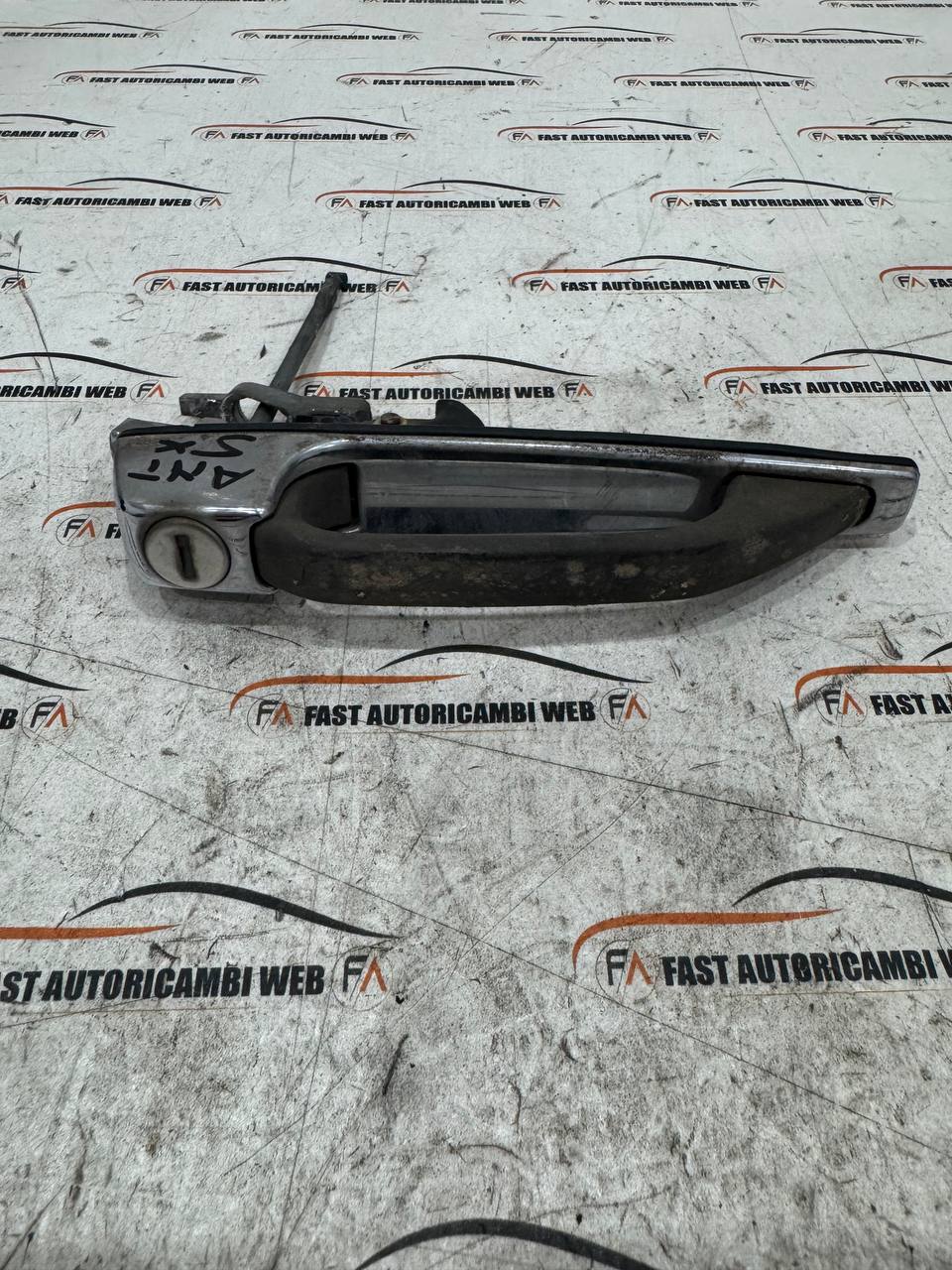 Maniglia esterna anteriore sx Mercedes W123 3 3