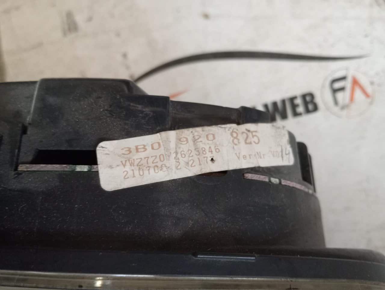 Quadro strumenti Volkswagen Passat B5 3B0920825 4 4
