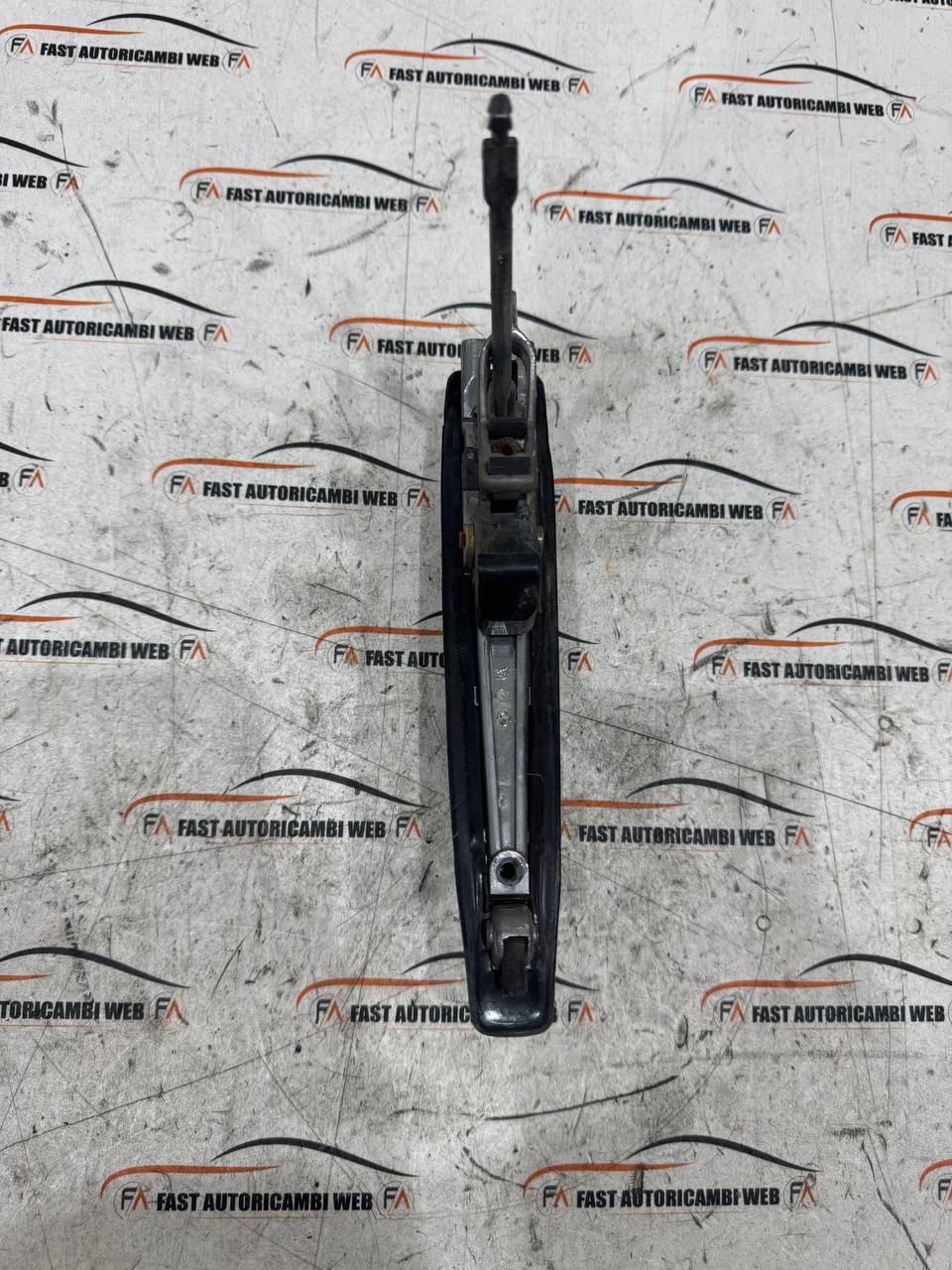 Maniglia esterna anteriore sx Mercedes W123 4 4