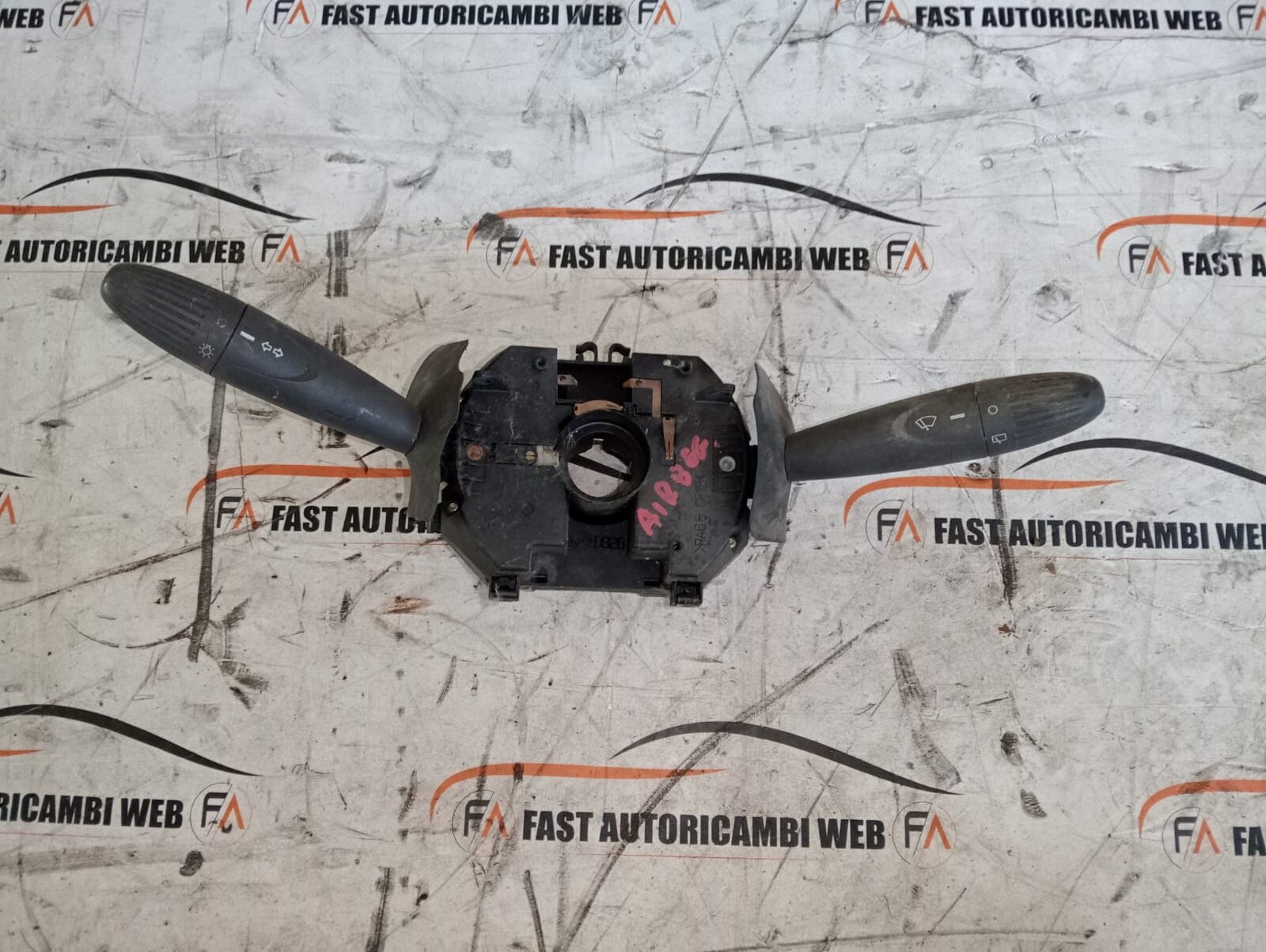 Devioguida Con Devioluci e Tergicristalli Fiat Punto 188 10400563480 2 1c7e3700-baa5-4881-a5cd-9eb5f2fb9cb3