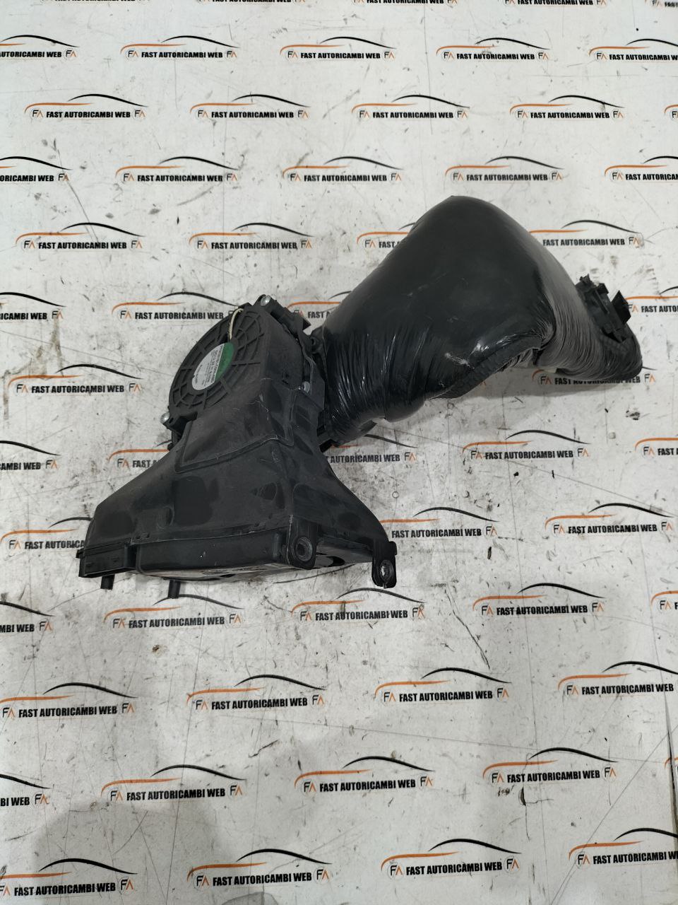 Ventola di raffreddamento con condotto Jaguar XE X760 PF97331B1-C04A-ABD 2 2