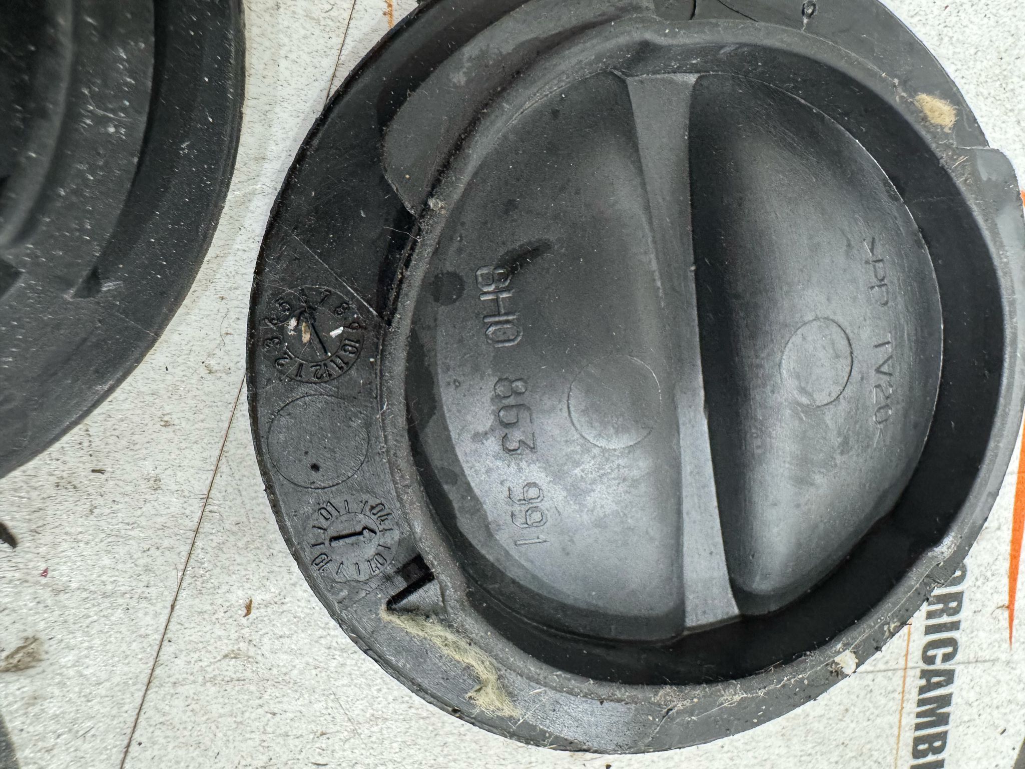 Elemento di rivestimento bagagliaio Audi A4 2007 8H0863991 2 2ce5a8ba-3984-4fe9-8a4e-26ecd51e9462