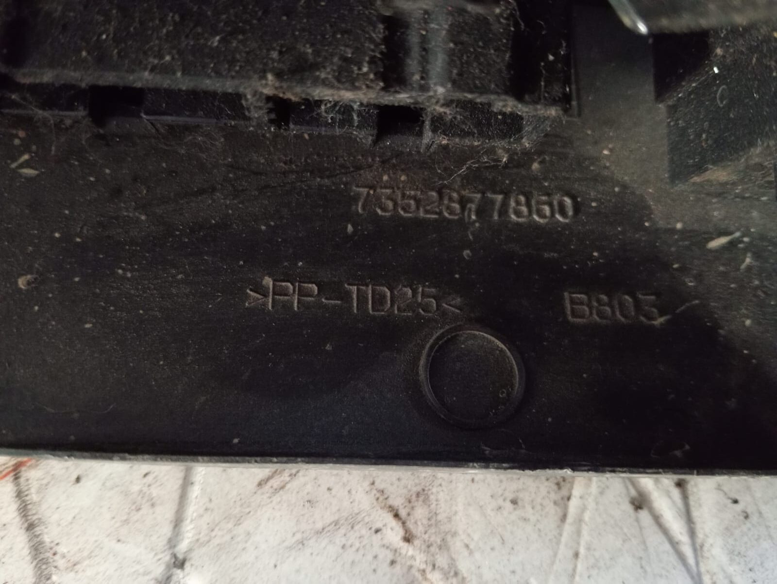Devioluci Fiat Punto berlina 5P 2004 735381051 3 31d70419-084a-4c38-aa27-2c7d3d3586c7