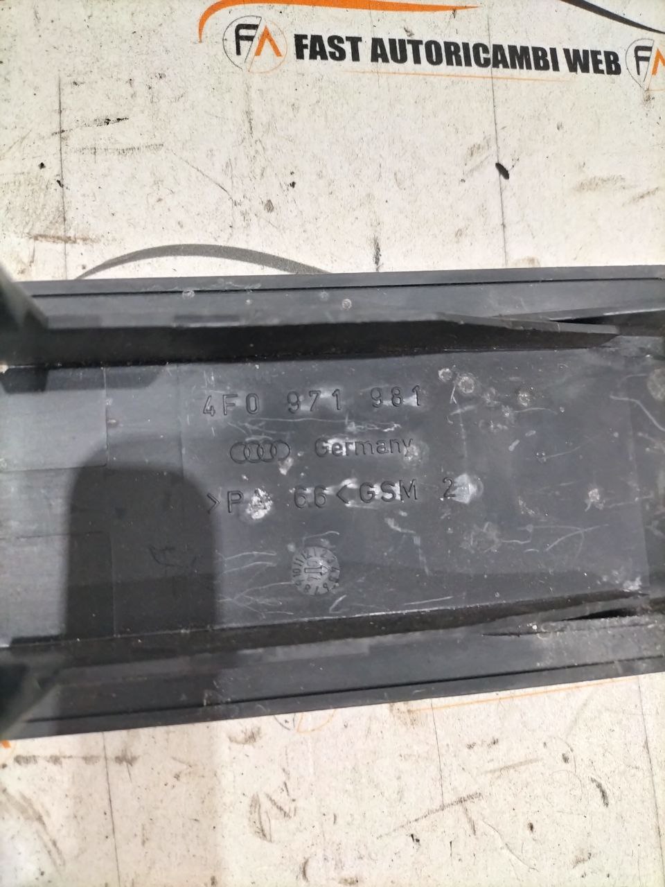 Cover scatola fusibili e relè Audi A6 C6 4F0971981 4 4