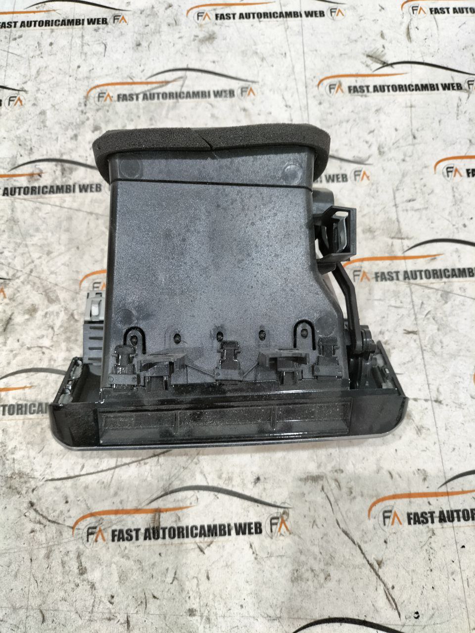 Coppia di bocchette aria cruscotto Range Rover Velar L560 J8A2-018B08-A 2 4