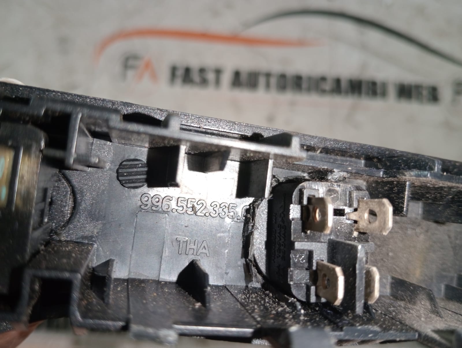 Pulsantiera riscaldamento sedile anteriore Porsche Boxster 986 99655233500 3 WhatsApp Image 2025-06-13 at 11.53.30 (1)