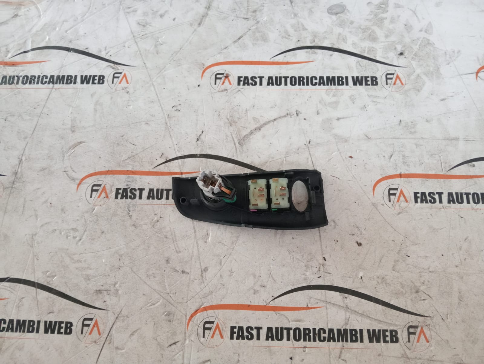 Piastra cruscotto interruttore capota Porsche 911-996 99655223304 2 WhatsApp Image 2025-06-13 at 11.55.21 (1)