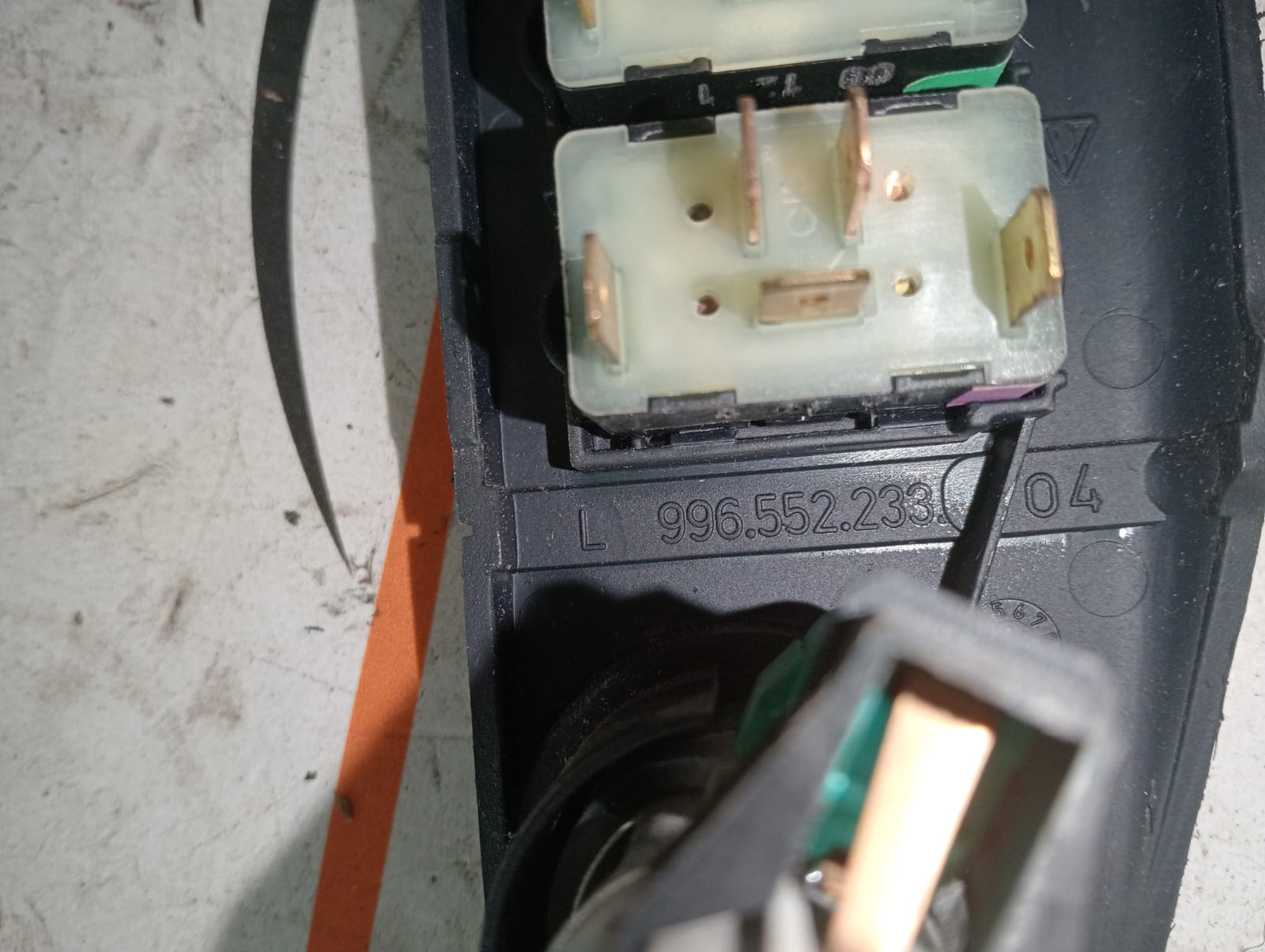 Piastra cruscotto interruttore capota Porsche 911-996 99655223304 3 WhatsApp Image 2025-06-13 at 11.55.21 (2)