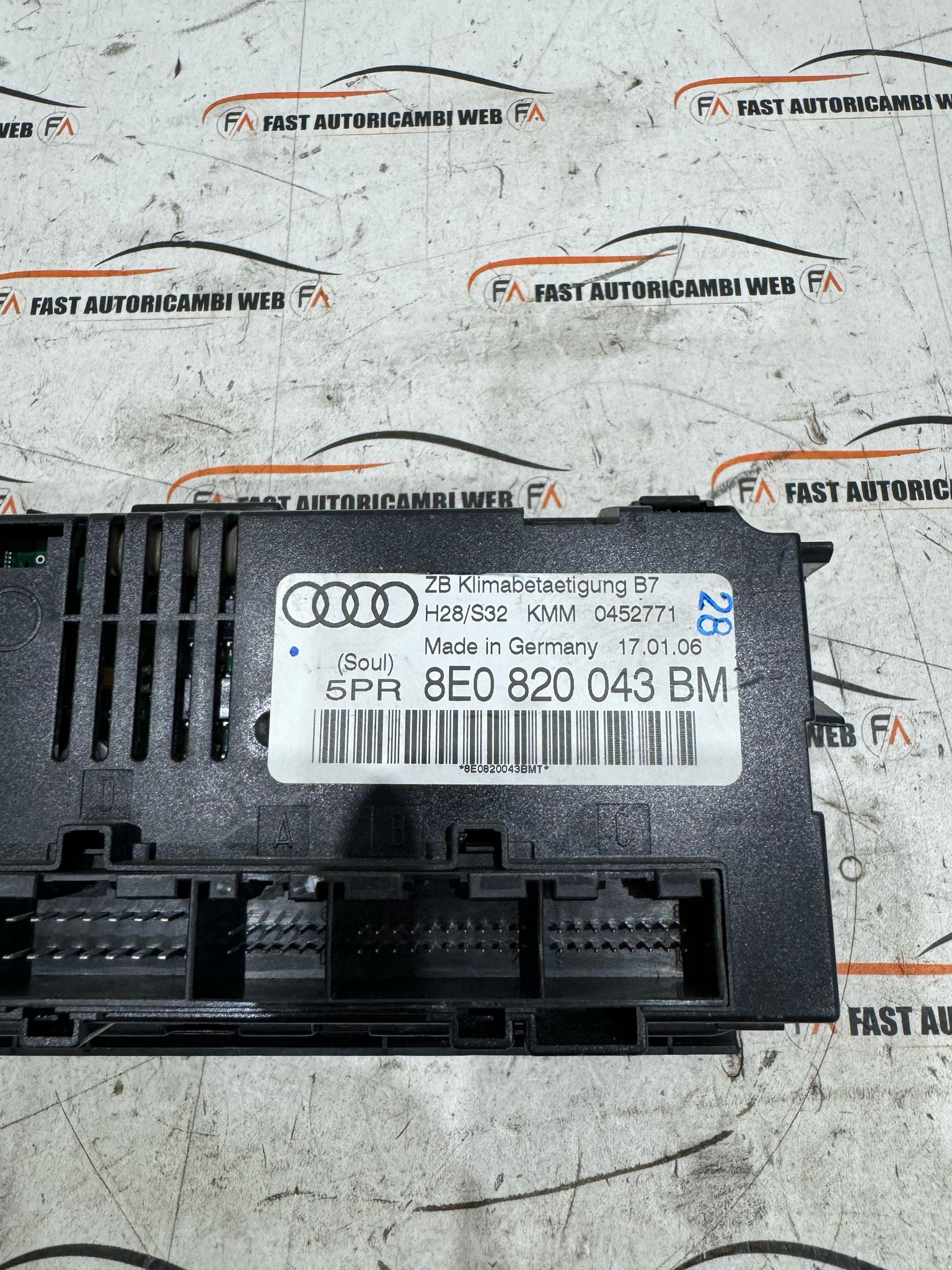 Comandi clima Audi A4 avant 8E0820043BM 7 a6560e61-6662-4fcb-94ba-bee728d5397a