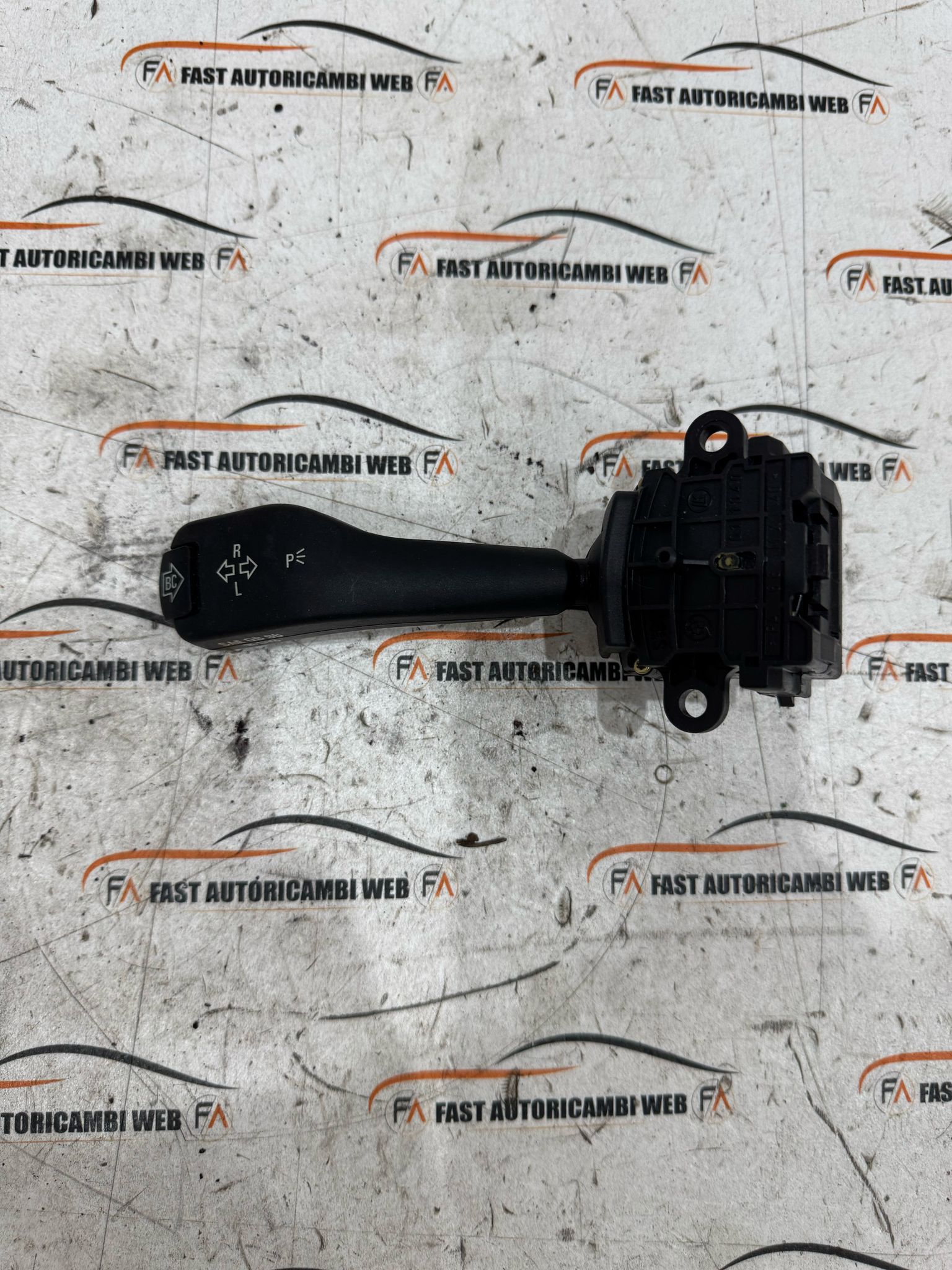 Devioluci indicatore di direzione lato sinistro Bmw 320 D E46 8363668 1 e796fb45-5c16-4b92-bf43-cdf2a55a8de6