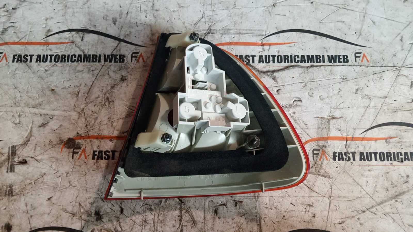 Stop fanale posteriore sinistro BMW Serie 3 E46 28670102 3 WhatsApp Image 2025-07-22 at 18.27.11