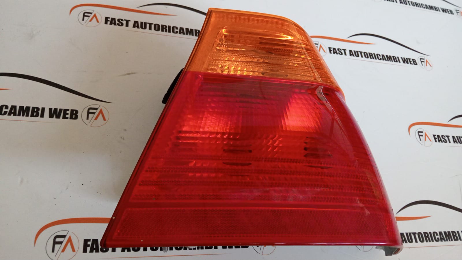 Fanale stop posteriore destro BMW Serie 3 E46 230022R 5 WhatsApp Image 2025-07-25 at 10.59.28 (1)