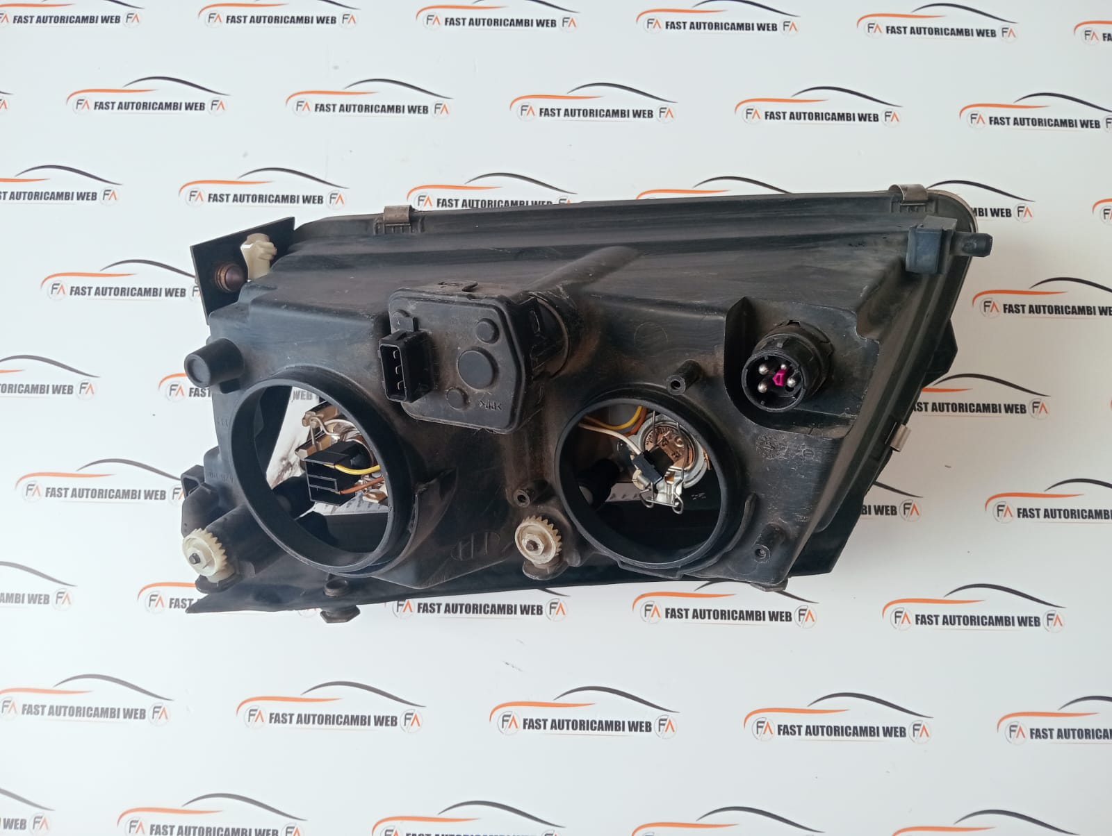 Fanale anteriore destro Volkswagen Passat B5 147426-00 RE 3 WhatsApp Image 2025-08-27 at 13.37.58 (1)