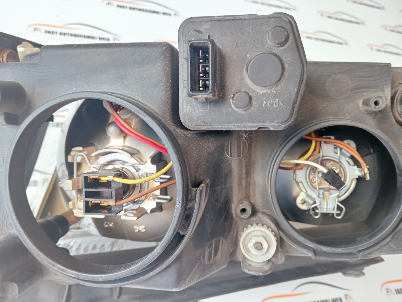 Fanale anteriore destro Volkswagen Passat B5 147426-00 RE 6 WhatsApp Image 2025-08-27 at 13.37.59