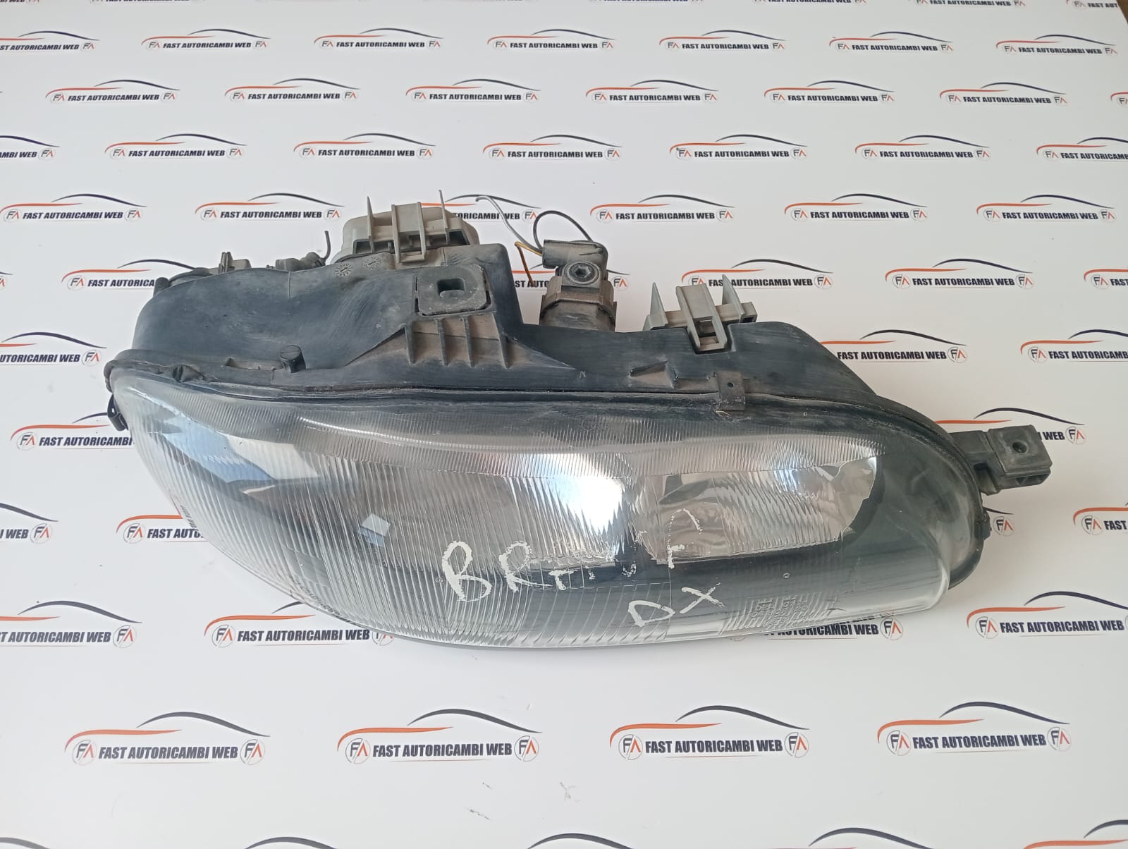Fanale anteriore destro Fiat Brava 88201558 2 WhatsApp Image 2025-08-27 at 14.23.22 (1)