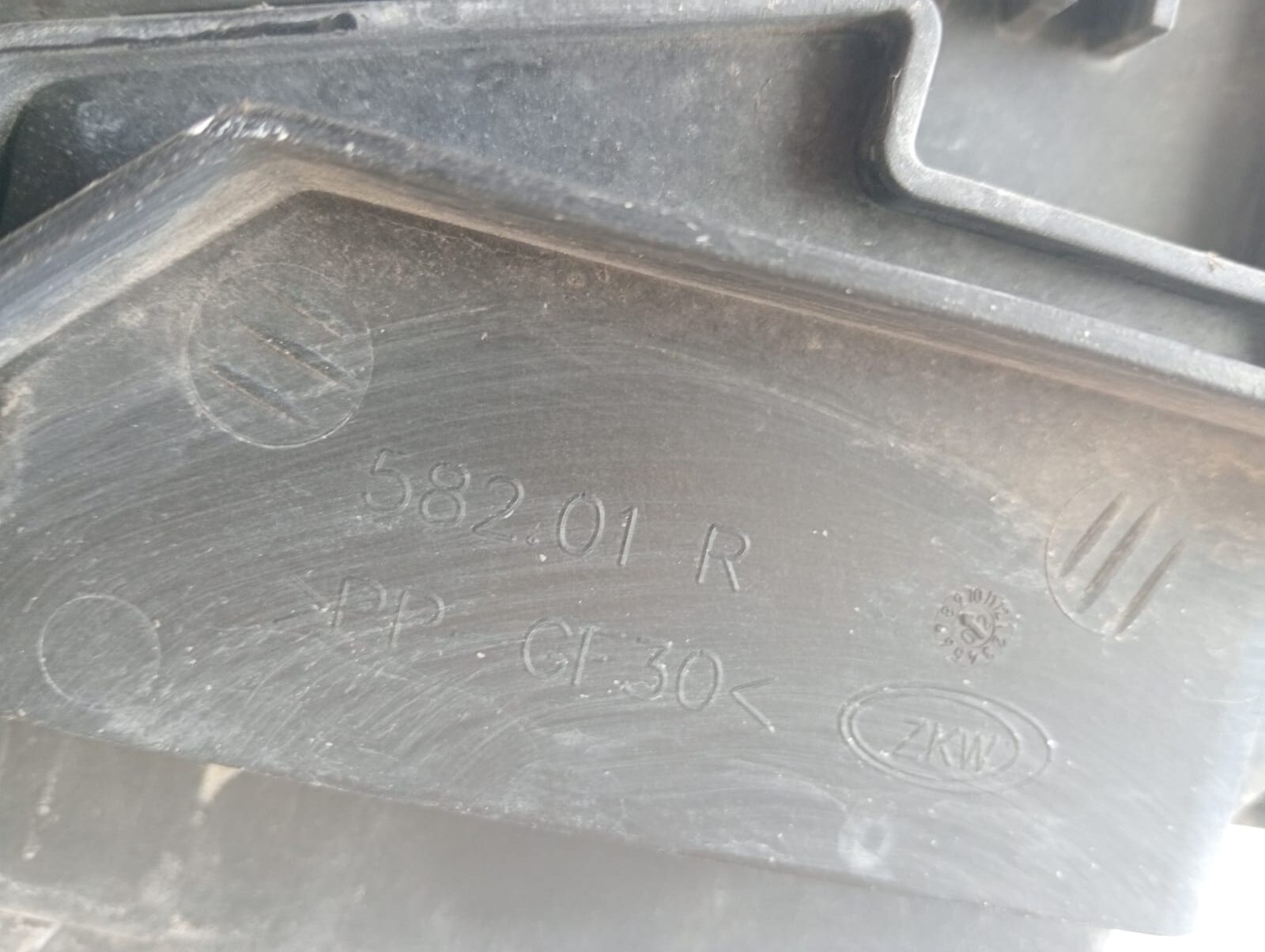 Fanale anteriore destro BMW Serie 3 E46 583.01.000.01 2 WhatsApp Image 2025-08-27 at 15.32.48