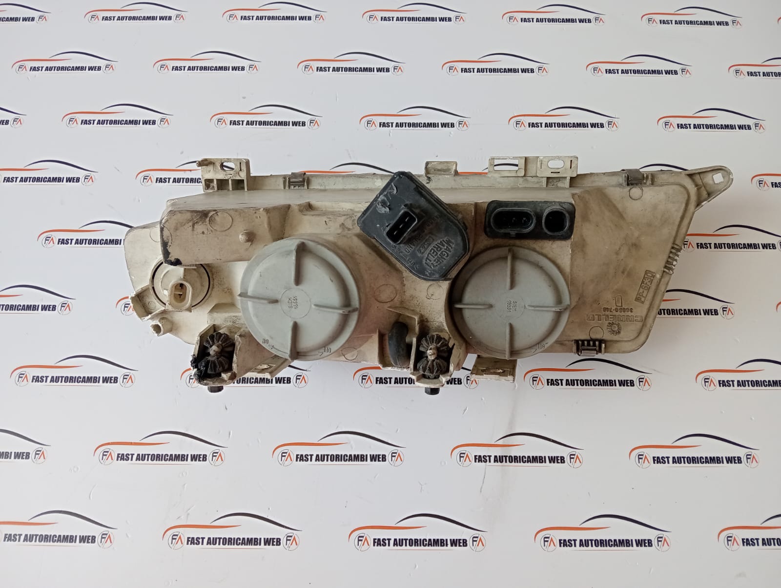 Fanale anteriore destro Lancia K 36660-748 2 WhatsApp Image 2025-08-29 at 16.17.56 (1)