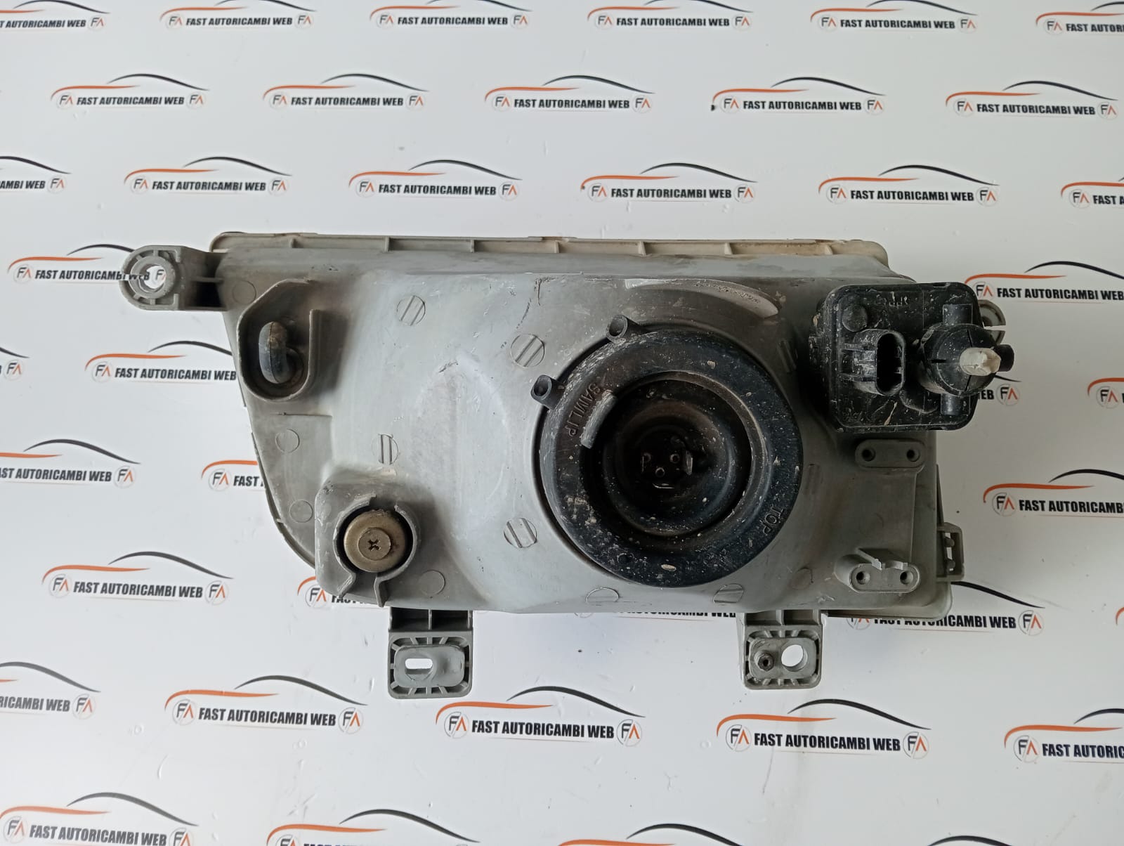 Fanale anteriore sinistro Kia Sportage JA SAE-HR-97 D0T 2 WhatsApp Image 2025-08-31 at 11.44.09 (1)
