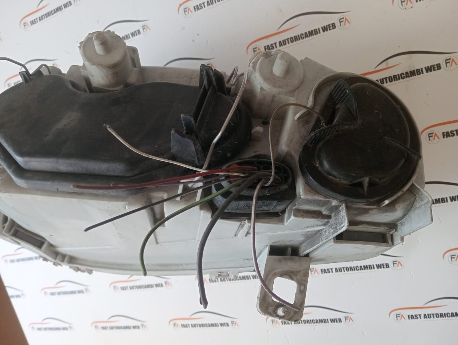 Fanale anteriore destro Alfa Romeo 147 4 WhatsApp Image 2025-08-31 at 14.59.44