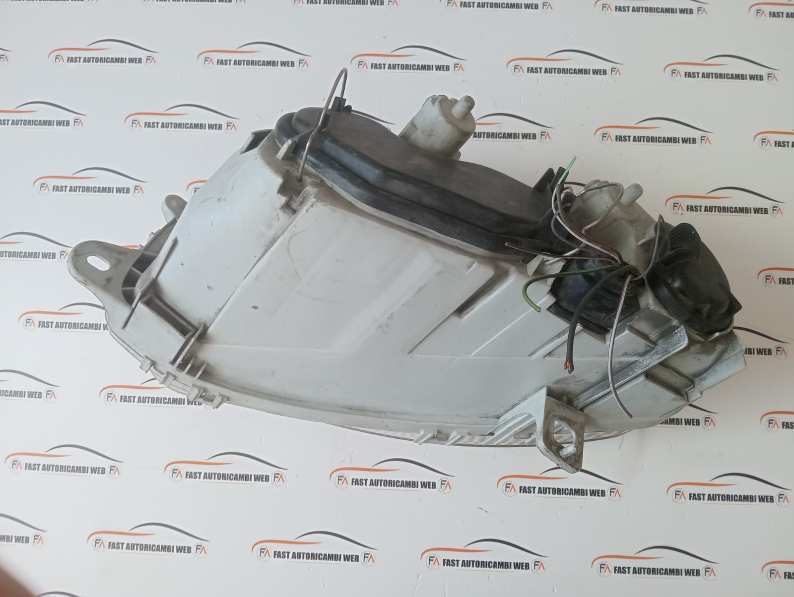 Fanale anteriore destro Alfa Romeo 147 3 WhatsApp Image 2025-08-31 at 14.59.45