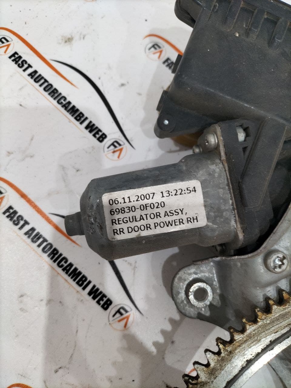 Alzacristalli posteriore destro Toyota Corolla 69830-0F020 3 photo_2025-09-28_10-00-10 (2)