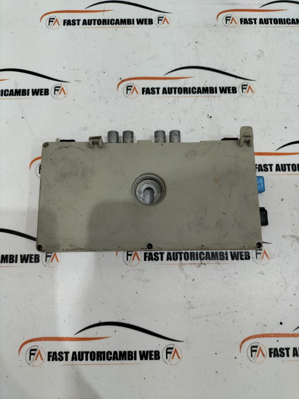 Centralina amplificatore antenna BMW serie 3 E90 E91 2 photo_2_2025-09-19_17-39-48