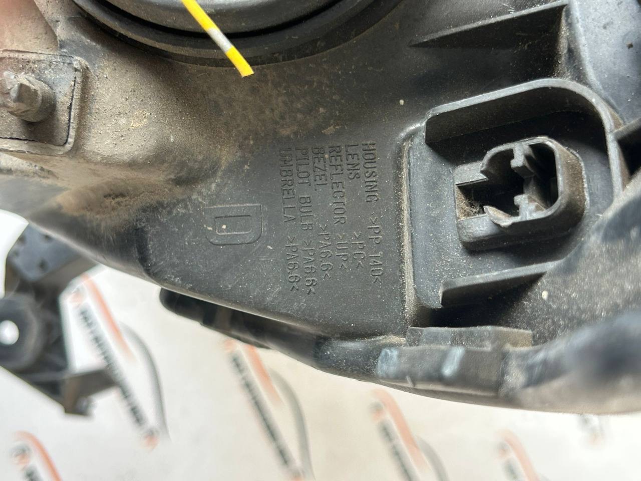 Faro anteriore destro Nissan Micra K12 2003-10 89074321 6 IMG_8300