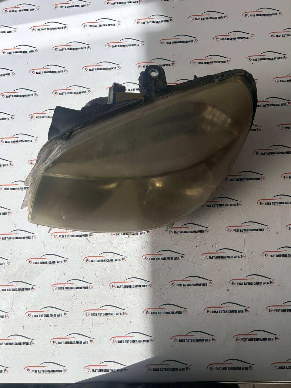 Faro anteriore sinistro Fiat Doblo I (119_/223_) 2005-17 43690999 2 IMG_8374